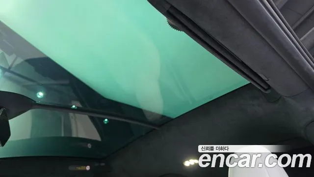 Tesla Model X — Фото автомобиля 16
