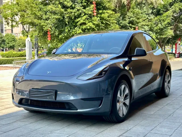 Фотография автомобиля — Tesla Model Y