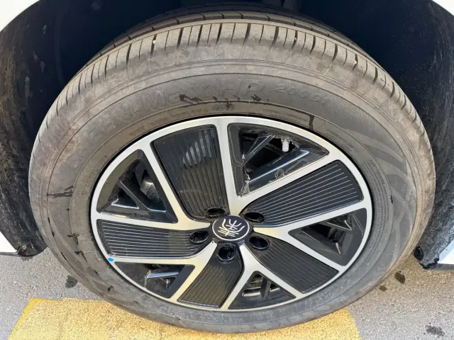 BYD Qin L — Фото автомобиля 9
