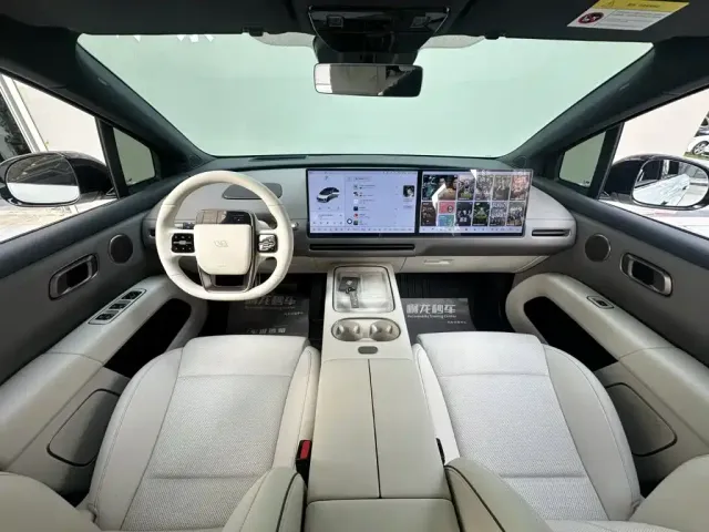 Li Auto Li Auto i6 2025 4WD Base Model — Фото автомобиля 6