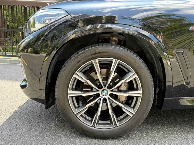 BMW X5 — Фото автомобиля 4