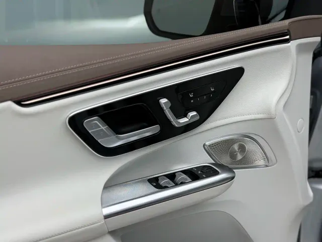 Mercedes-Benz EQE SUV — Фото автомобиля 13