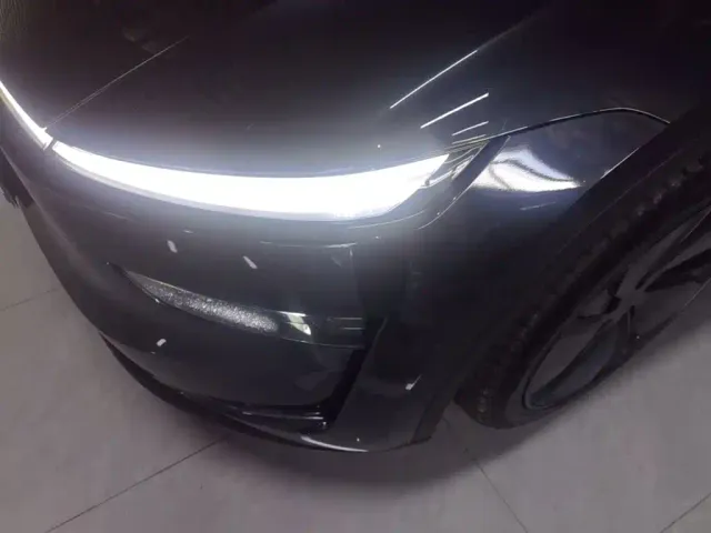 Tesla Model Y — Фото автомобиля 23