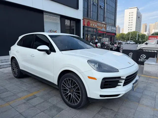 Porsche Cayenne — Фото автомобиля 3