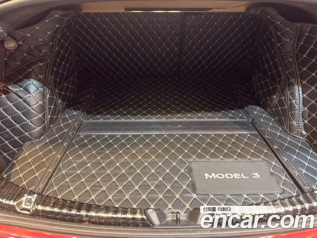 Tesla Model 3 — Фото автомобиля 10