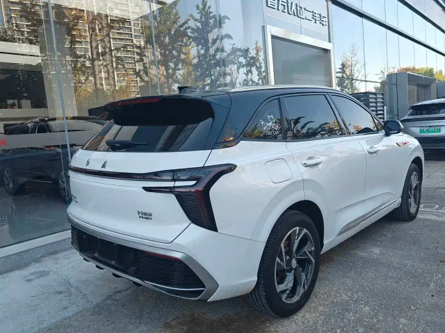 Hongqi HS3 PHEV — Фото автомобиля 11