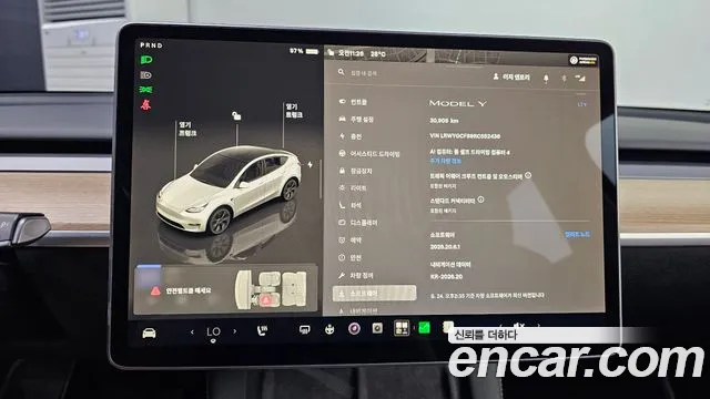 Tesla Model Y — Фото автомобиля 8
