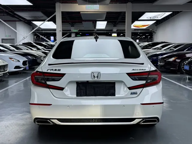 Honda Accord — Фото автомобиля 22