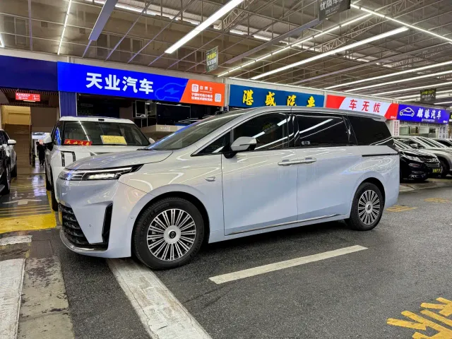 GAC Trumpchi E8 — Фото автомобиля 4