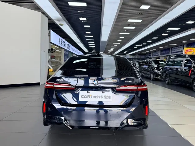 BMW BMW 5 Series 2026 Model Year Facelift 530Li Leading M Sport Package — Фото автомобиля 9
