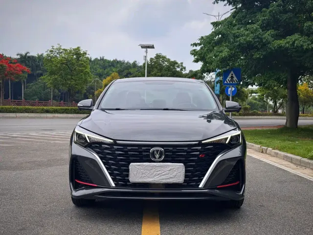 Changan Eado — Фото автомобиля 2