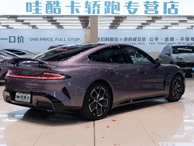 Xiaomi SU7 — Фото автомобиля 4