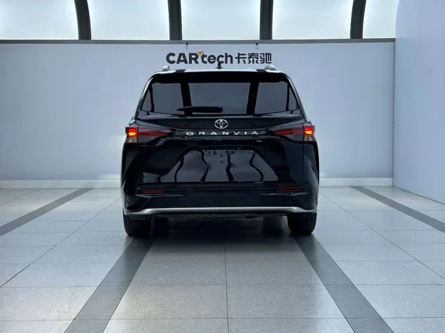 Toyota Granvia — Фото автомобиля 6