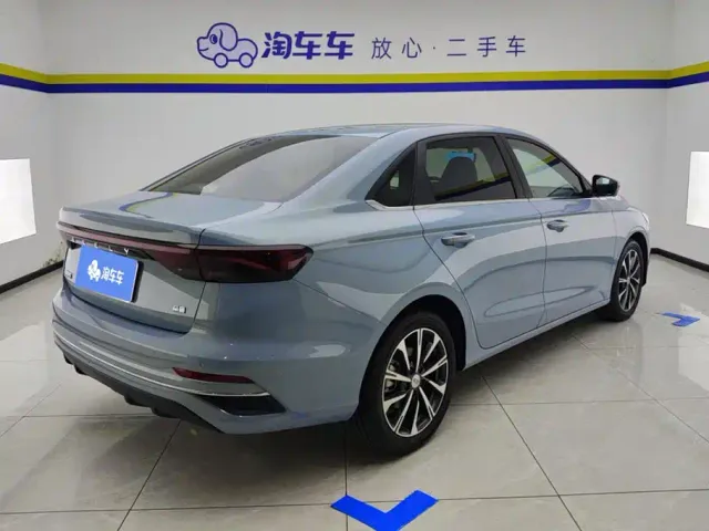 Geely Emgrand — Фото автомобиля 3