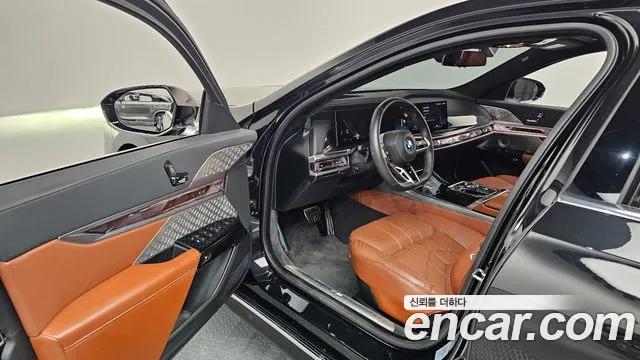 BMW 7 Series G70 — Фото автомобиля 15