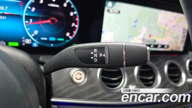Mercedes-Benz E-Class E-класс W213 E350 4MATIC Exclusive — Фото автомобиля 9