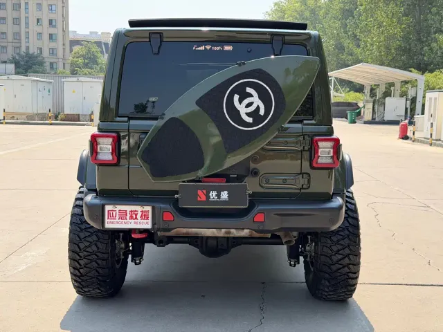 Jeep Wrangler — Фото автомобиля 7