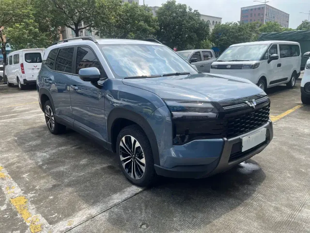 Wuling Starlight 560 — Фото автомобиля 3