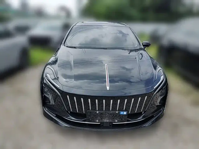 Hongqi E-QM5 — Фото автомобиля 4
