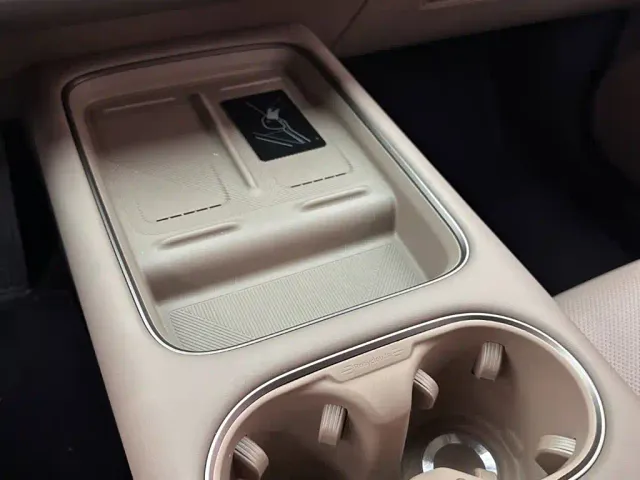 Li Auto i6 — Фото автомобиля 16