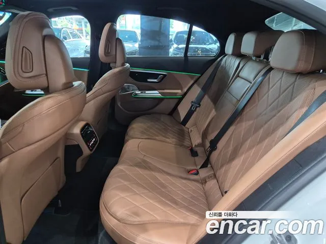 Mercedes-Benz E-Class — Фото автомобиля 11