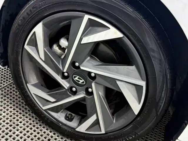 Hyundai Elantra — Фото автомобиля 18