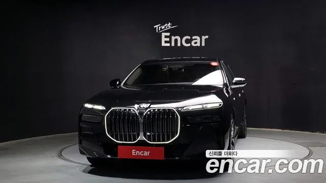 BMW 7-Series 7 серия (G70) 740i xDrive M Sport — Фото автомобиля 3
