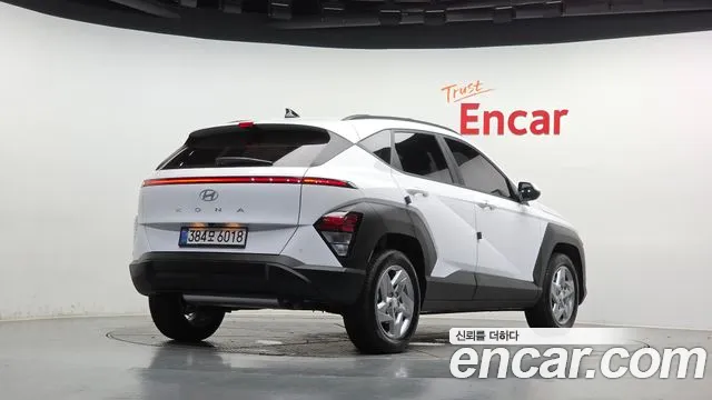 Hyundai Kona Kona (SX2) Бензин 1.6 турбо 2WD — Фото автомобиля 2