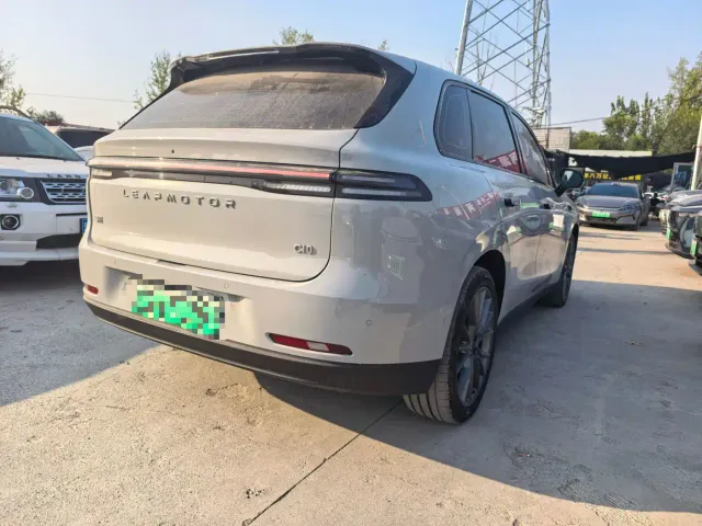Leapmotor C10 — Фото автомобиля 11
