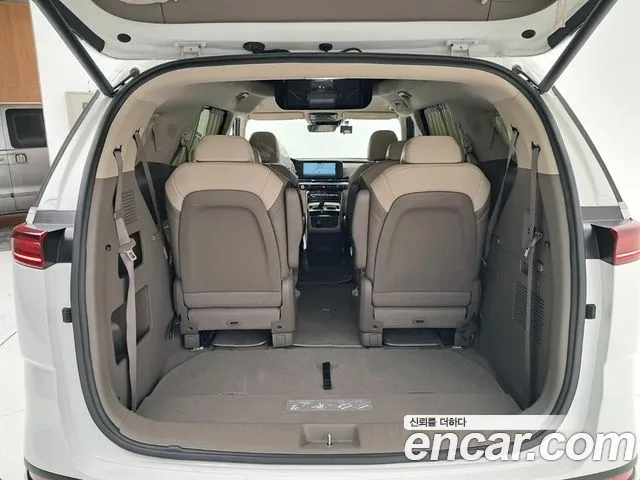 Kia Carnival Generation 4 — Фото автомобиля 17