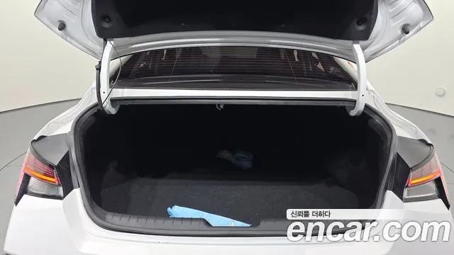 Hyundai Avante CN7 — Фото автомобиля 20