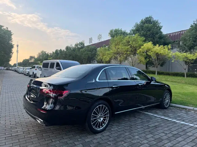 Mercedes-Benz E-Class — Фото автомобиля 9
