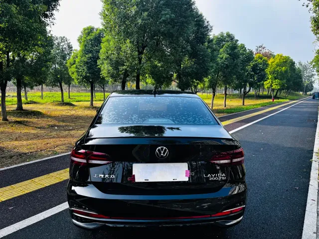 Volkswagen Lavida — Фото автомобиля 5