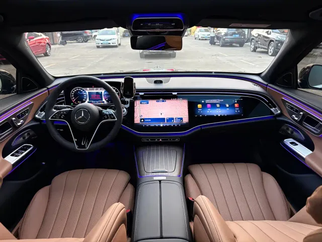 Mercedes-Benz E-Class — Фото автомобиля 5