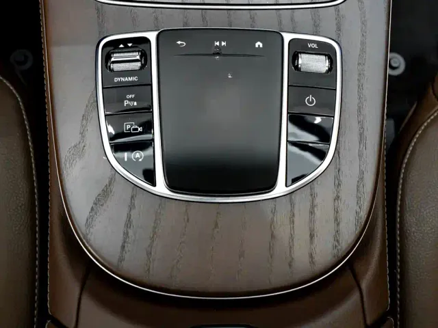 Mercedes-Benz E-Class — Фото автомобиля 19