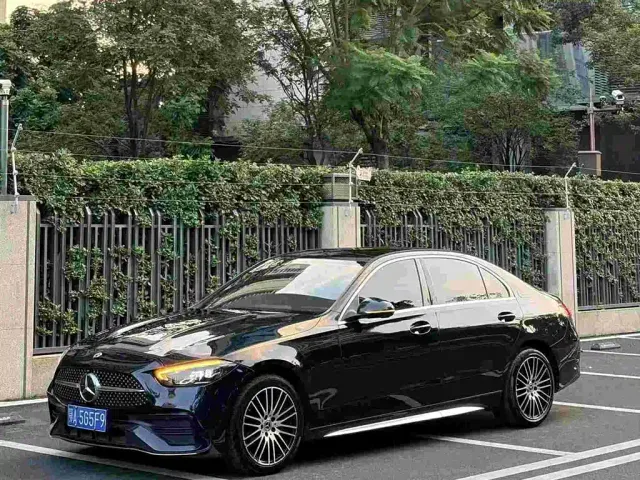 Фотография автомобиля — Mercedes-Benz C-Class