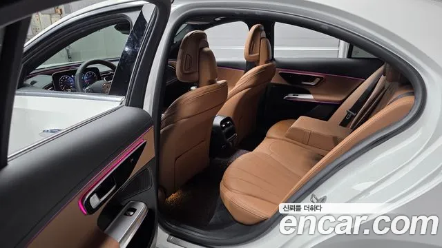 Mercedes-Benz E-Class — Фото автомобиля 12