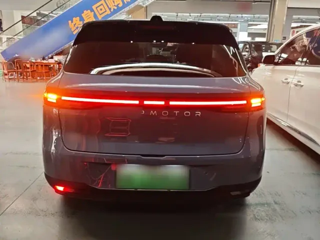 Leapmotor B10 — Фото автомобиля 5