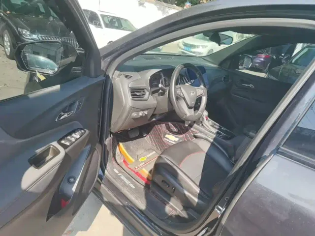 Chevrolet Equinox — Фото автомобиля 12