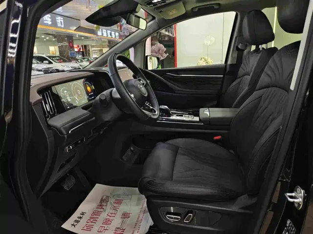 GAC Trumpchi M8 — Фото автомобиля 4
