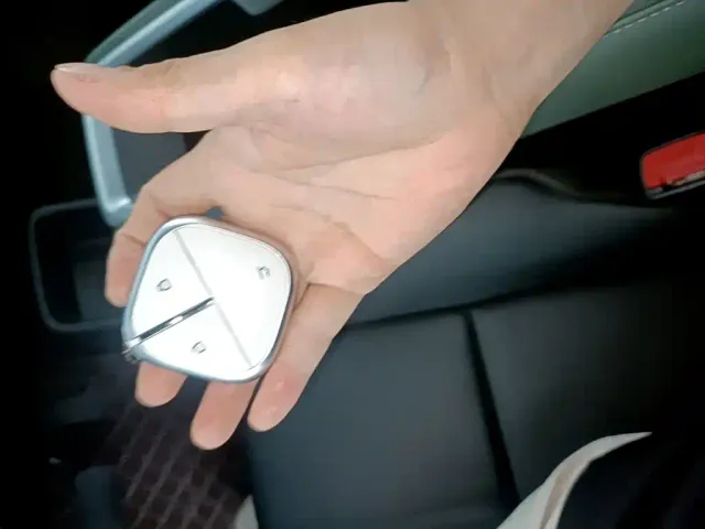 Baojun Yep Plus — Фото автомобиля 8