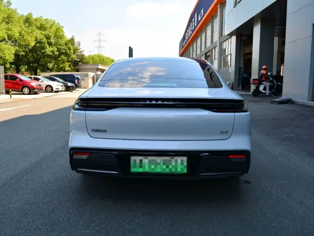 Geely Galaxy E8 — Фото автомобиля 5