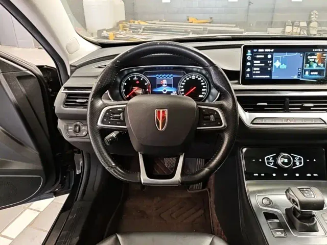 Hongqi H5 — Фото автомобиля 10