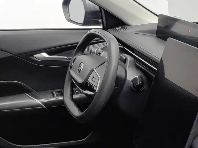 Changan Lamore — Фото автомобиля 22