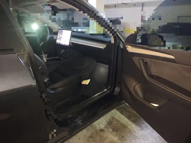 Tesla Model Y — Фото автомобиля 19