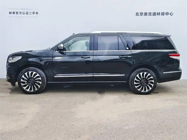Lincoln Navigator — Фото автомобиля 4