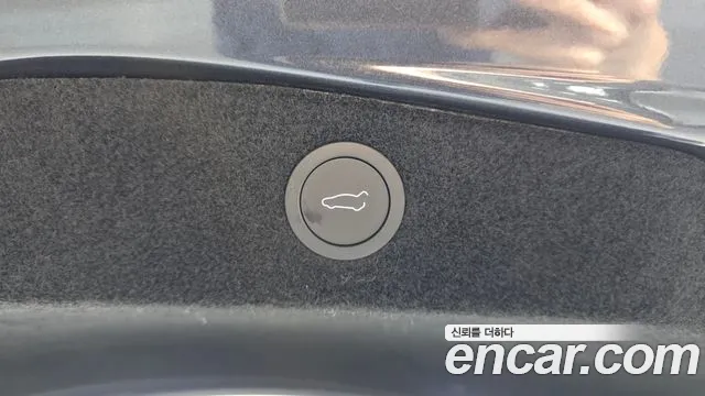 Tesla Model 3 — Фото автомобиля 23