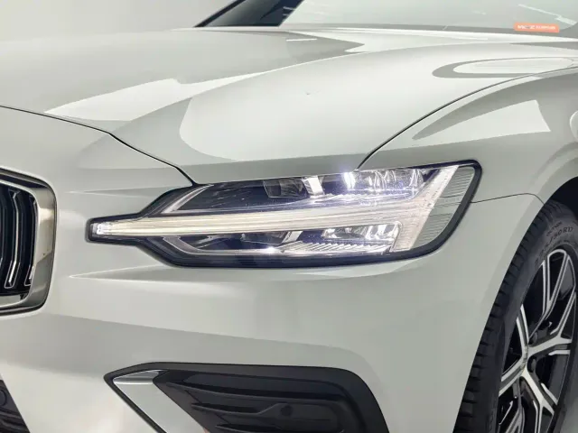 Volvo S60 — Фото автомобиля 14