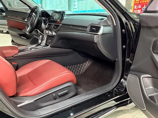 Honda Accord — Фото автомобиля 17