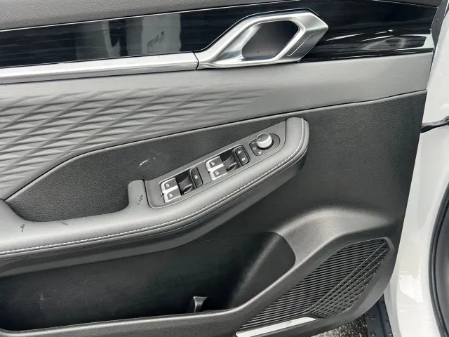 Geely Binyue — Фото автомобиля 10